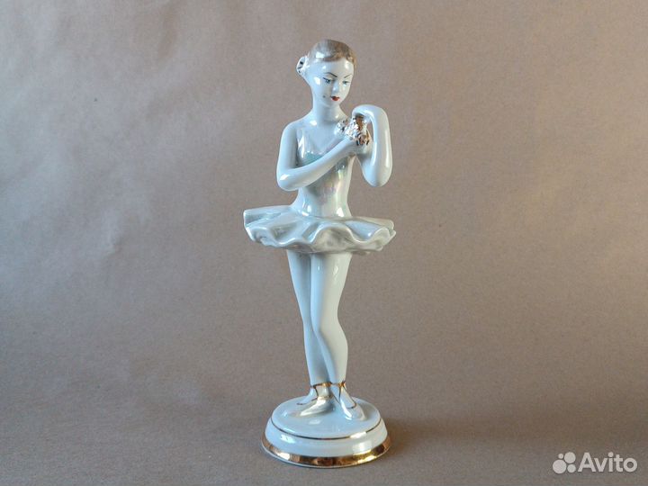 Статуэтка фарфор винтаж