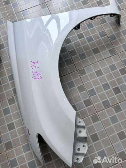 Крыло переднее левое на toyota corolla axio