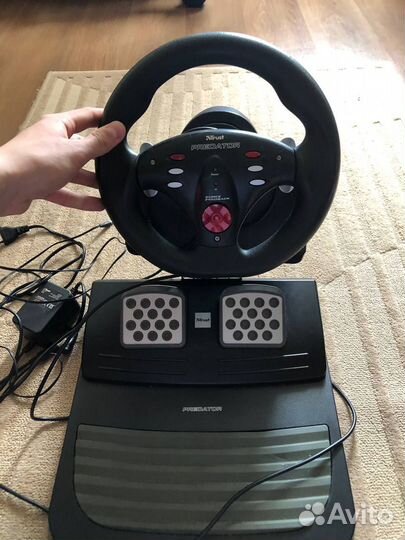 Игровой руль с педалями