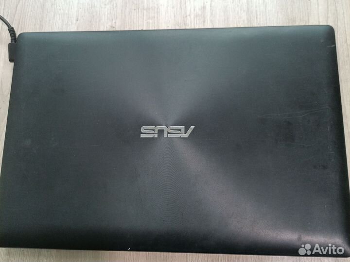 Asus 553