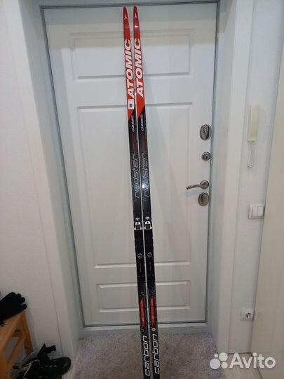 Беговые лыжи atomic redster carbon classic