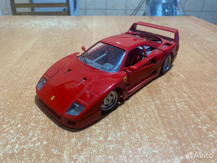 Модель Ferrari F40 Bburago Italy 1/18