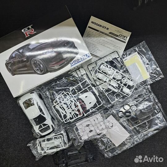 Сборная модель nissan R35 GT-R spec-V 09