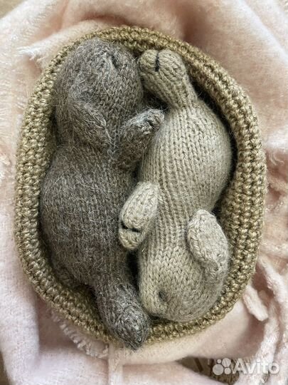 Спящий кролик(зайчик).Вязаная игрушка