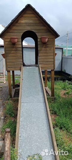 Детский деревянный домик с песочницей и горкой