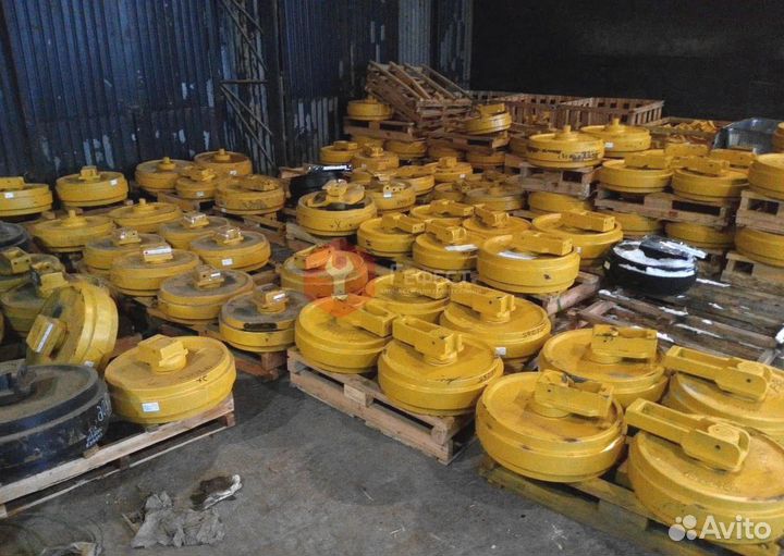 Ленивец JCB JS180