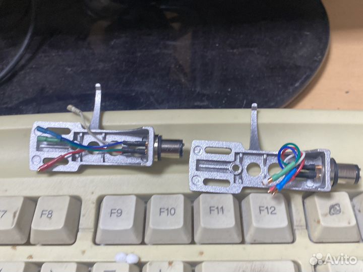 Шелл с проводами для винилового проигрывателя