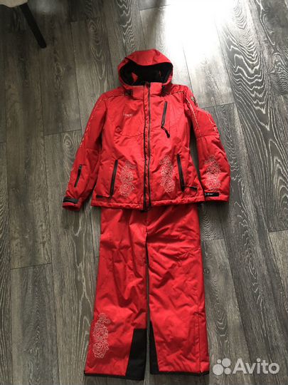 Зимний горнолыжный комбинезон женский