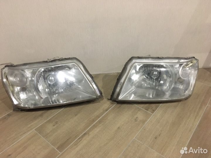 Фара битая левая правая Suzuki Grand Vitara 2