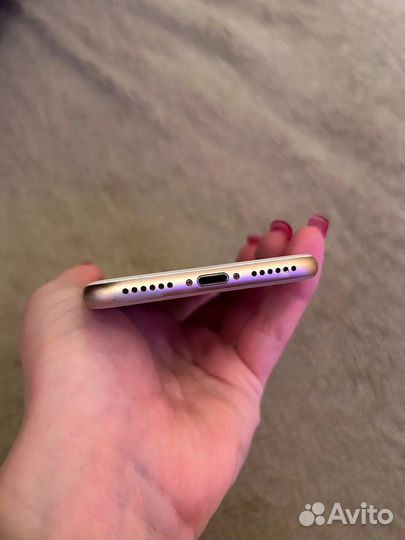 iPhone 8, 64 ГБ
