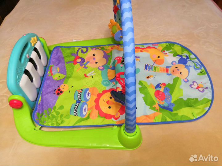 Детский коврик с пианино