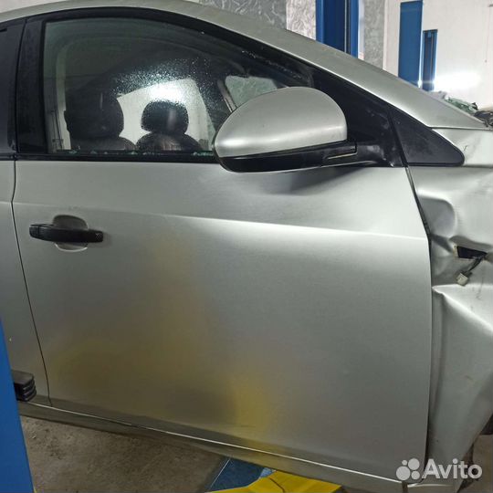 Передняя правая дверь Chevrolet Cruze