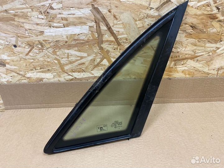 Стекло кузовное заднее правое Audi A4 8E AUK 2006