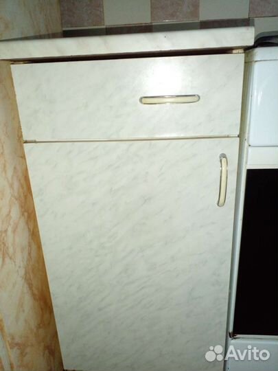 Кухонные шкафчики и кухонный пенал