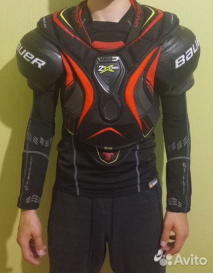Нагрудник хоккейный bauer