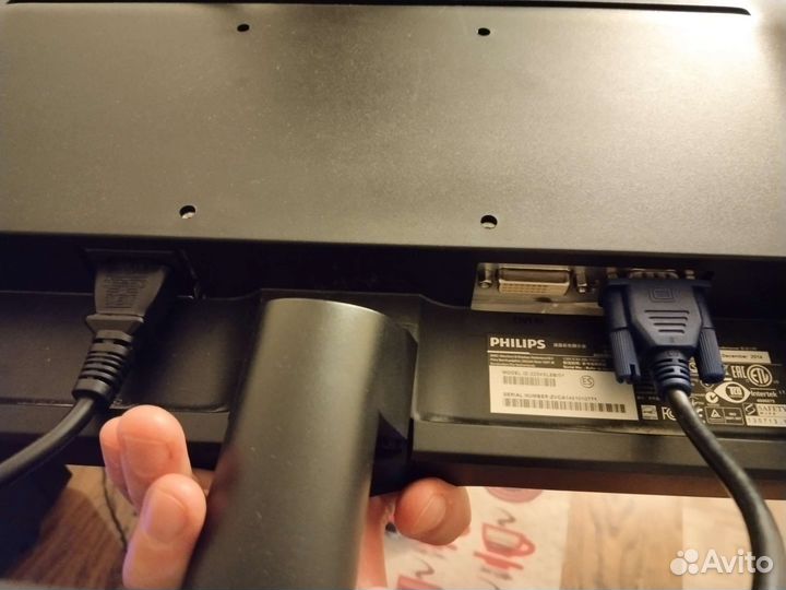 Монитор Philips 223v