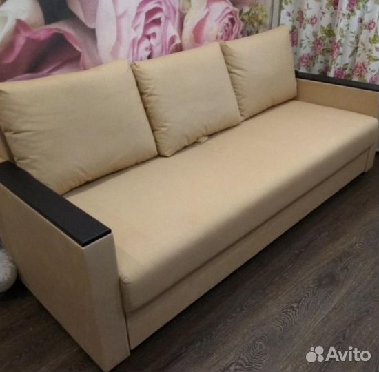 Диван двуспальный