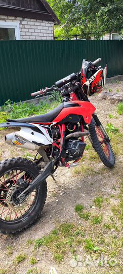 Продаётся бодрый мотоцикл кросс-эндуро