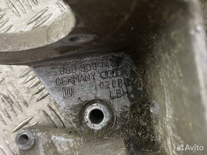 Кронштейн генератора + термомуфта VW Passat B5