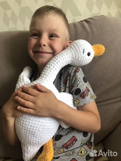 Гусь обнимусь