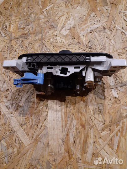 Renault Logan 1 блок управления отопителем