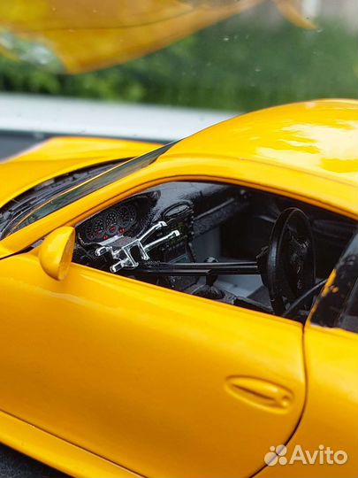 Моделька porsche 911 1:118