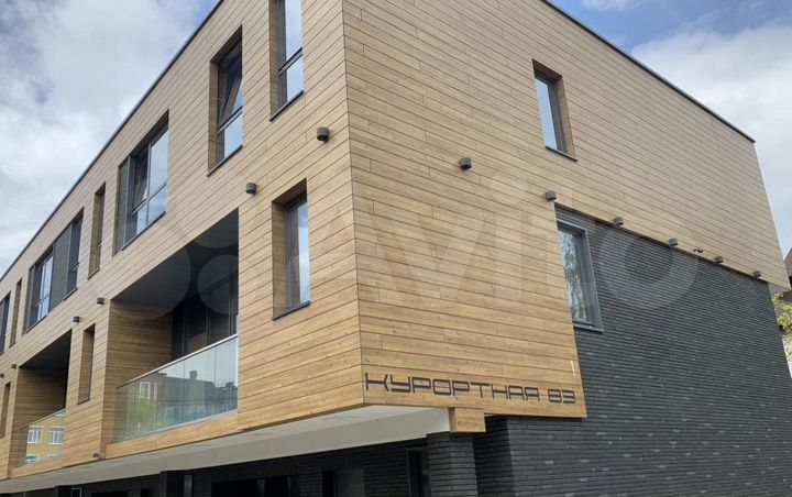 Таунхаус 300 м² на участке 1,5 сот.