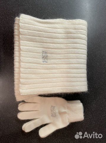 Комплекты женские из шарфа и перчаток белого и бор