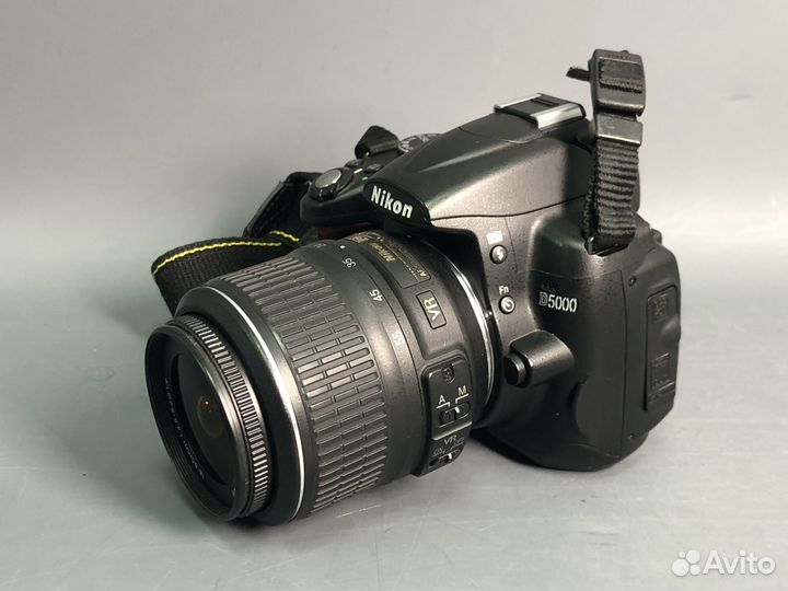 Nikon D5000 Kit AF-S DX 18-55mm VR 14.000 кадров