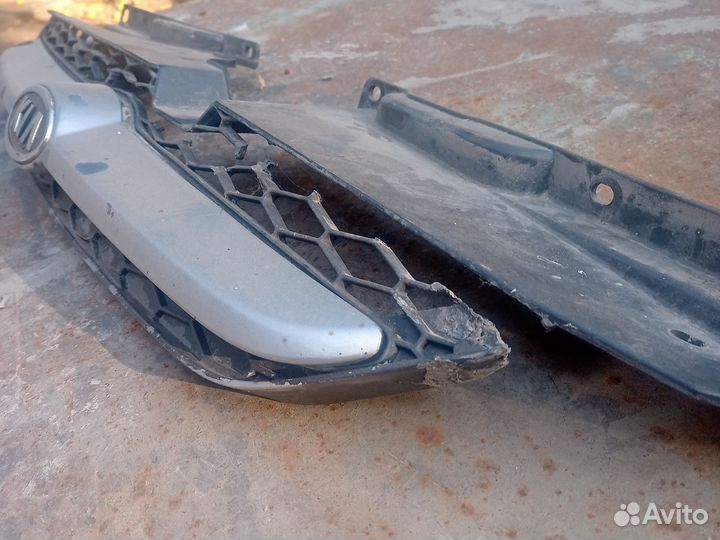 Решетка радиатора киа Рио1