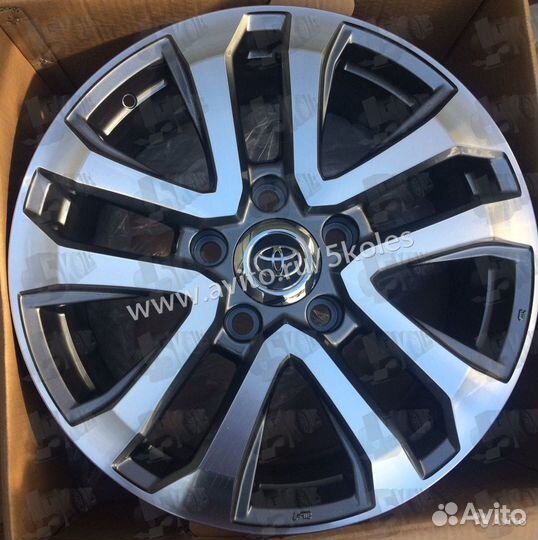 Диски на Toyota Land Cruiser 200 R22