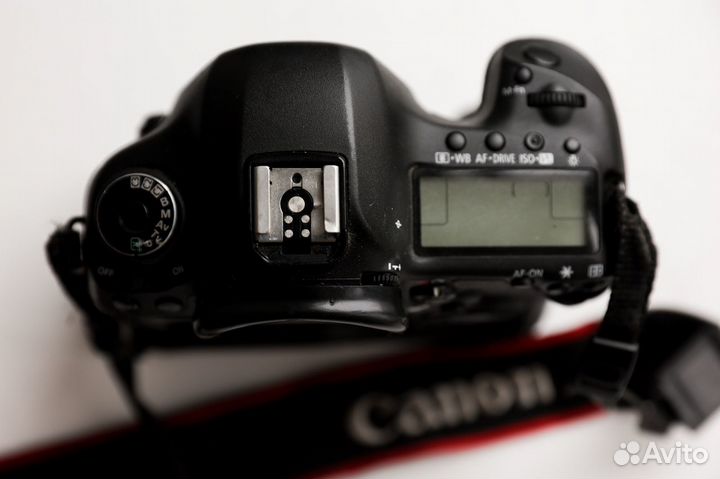 Зеркальный фотоаппарат Canon 5D mark iii