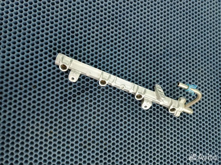 Suzuki GSX-R750 R731 топливная рампа