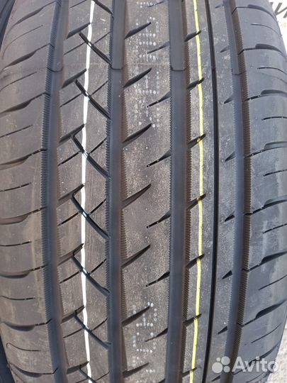 Roadmarch Prime UHP 08 225/55 R17 101W