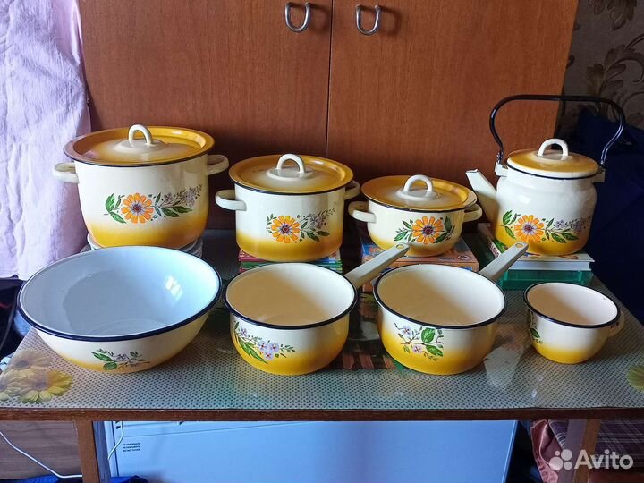 Набор эмалированной посуды