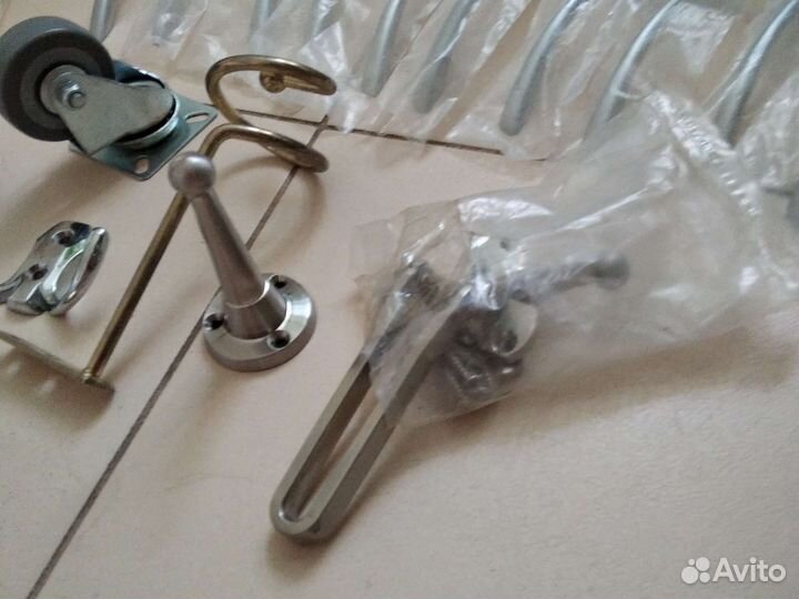 Мебельные и дверные ручки, фурнитура