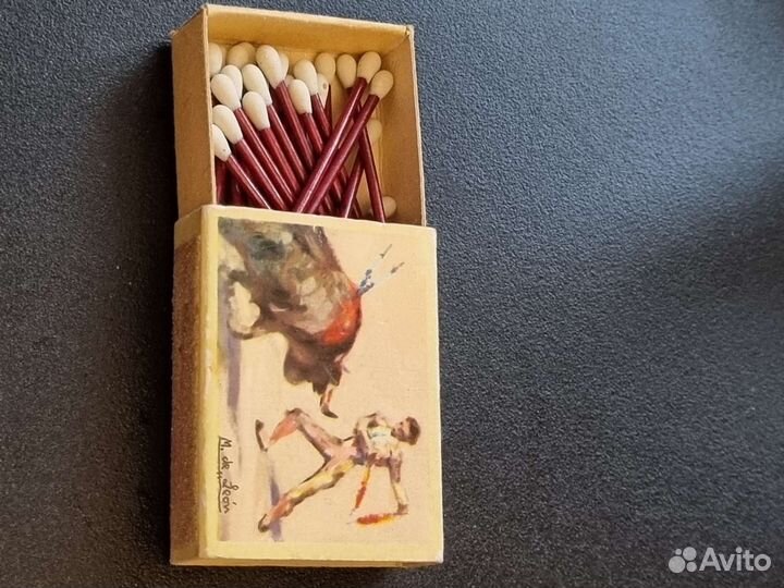 Сувенирные спички разные из Европы времен СССР