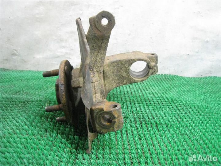 Кулак передний левый Mazda 3 (BL) 2010