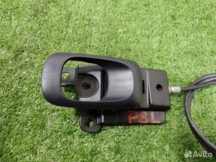 Ручка складывания задних сидений Mitsubishi Lance