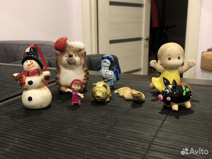 Статуэтки сувенирные