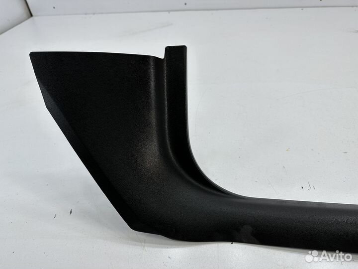 Skoda Octavia A7 накладка порога правая