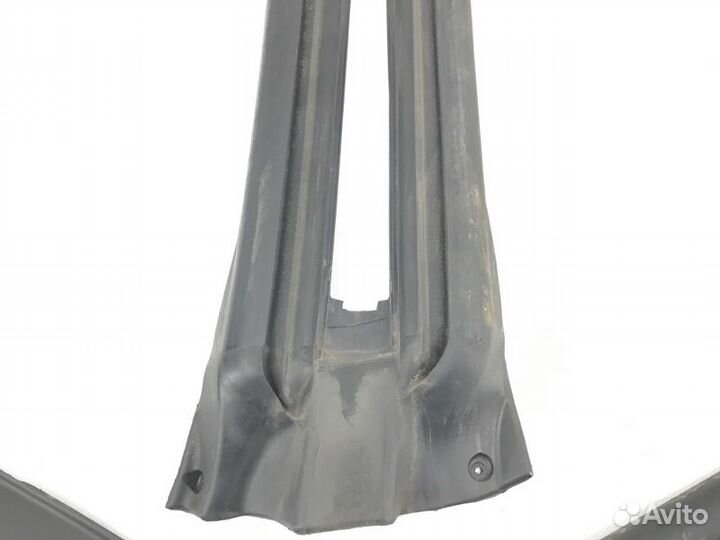 Уплотнитель ш-образный левый Subaru Forester SG5