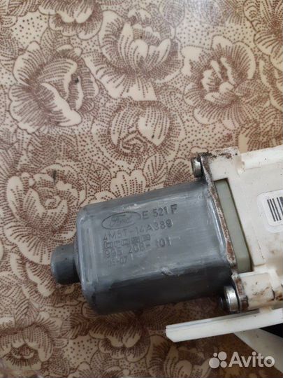 Стеклоподъемник передний левый Ford Focus 2 1.6