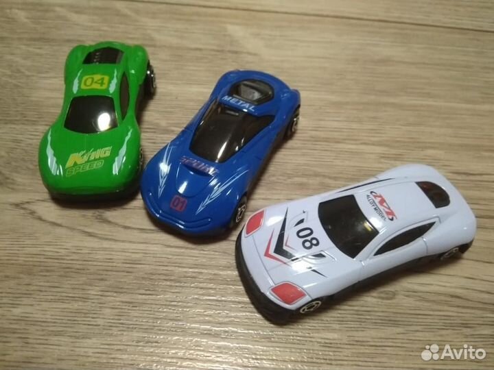 Новые игрушки (машинка, самолет)