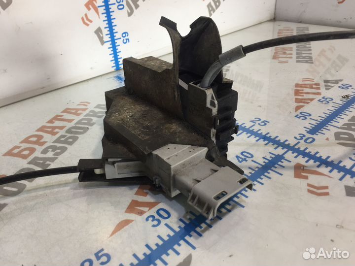 Ситроен С4 Замок задней двери Лев