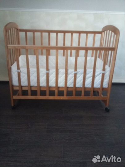 Кроватка с матрасом