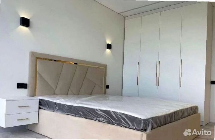 Кровать с подъемным механизмом двуспальная