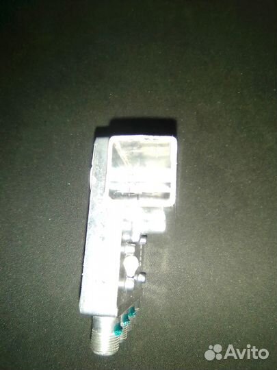 Спутниковая LNB quad (KNS), линейная поляризация