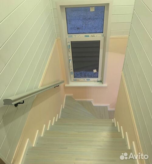 Ступени из лиственницы с покраской