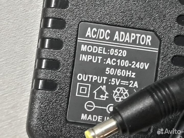 Блок питания 5V 2A 3.5x1.35 AC DC Adapter 0520